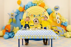 Minions Bordsduk av papper 120 x 180 cm